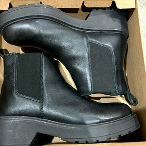 Tyclone black leather